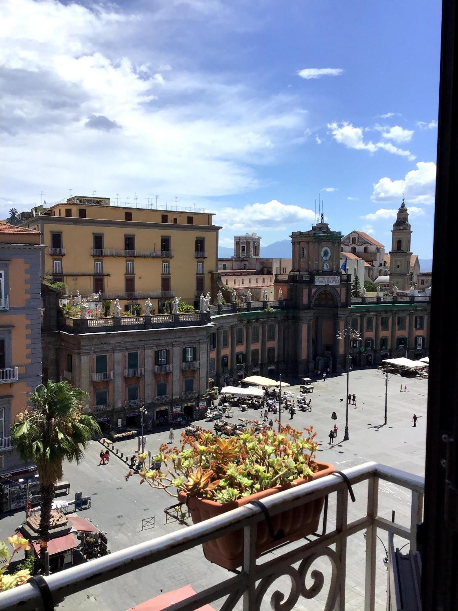 B&B Ruffo Di Bagnara Palazzo Monumentale Naples Exterior photo