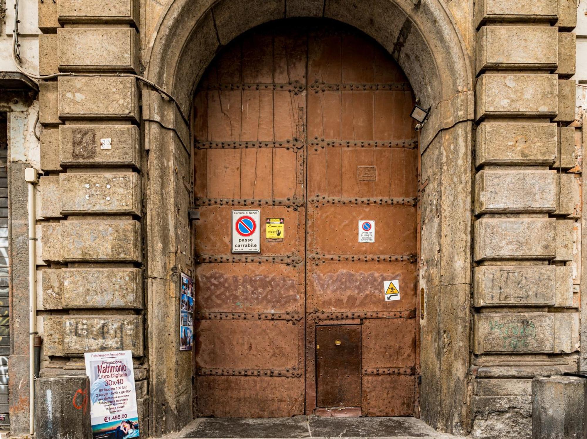 B&B Ruffo Di Bagnara Palazzo Monumentale Naples Exterior photo